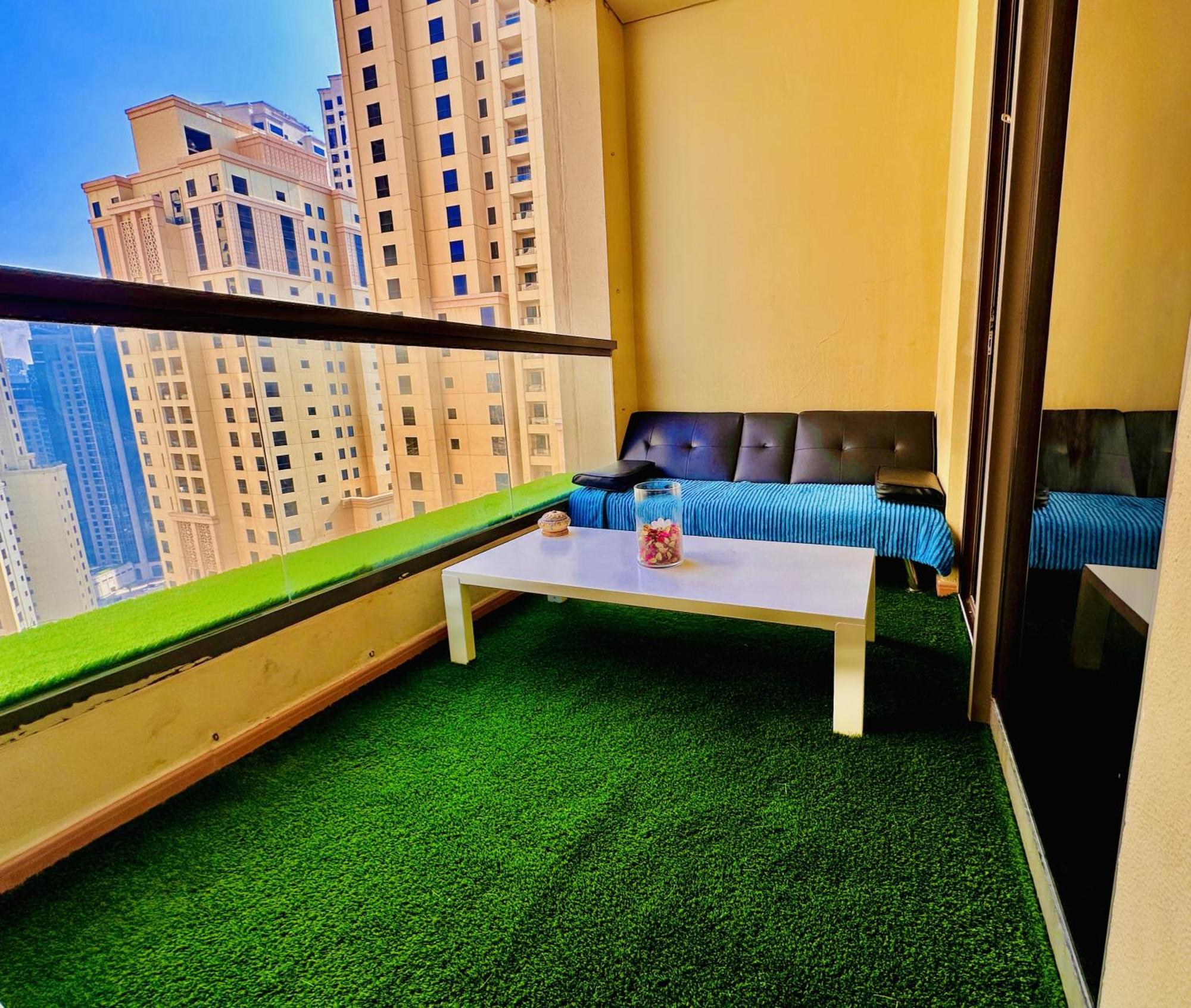 The Aero Hostel Dubai Ngoại thất bức ảnh