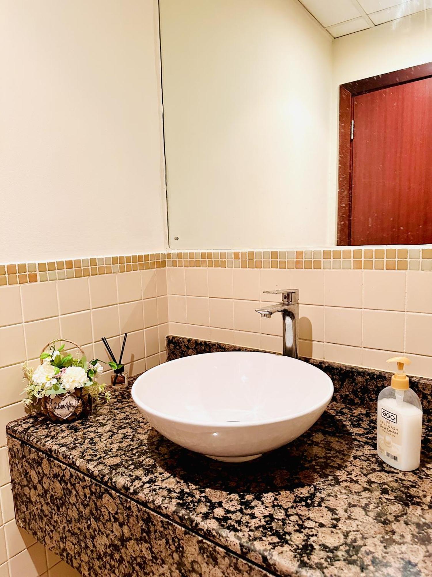 The Aero Hostel Dubai Ngoại thất bức ảnh