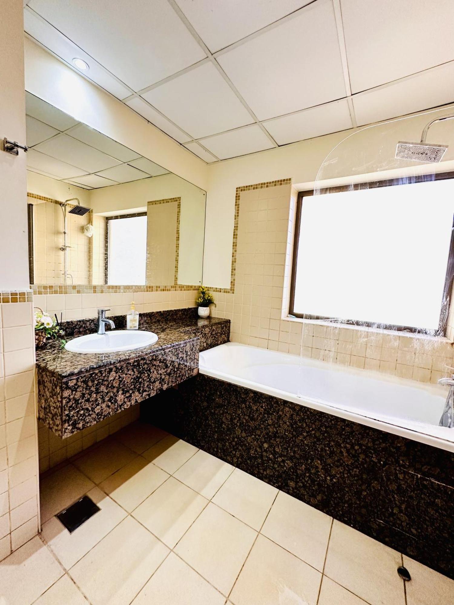 The Aero Hostel Dubai Ngoại thất bức ảnh