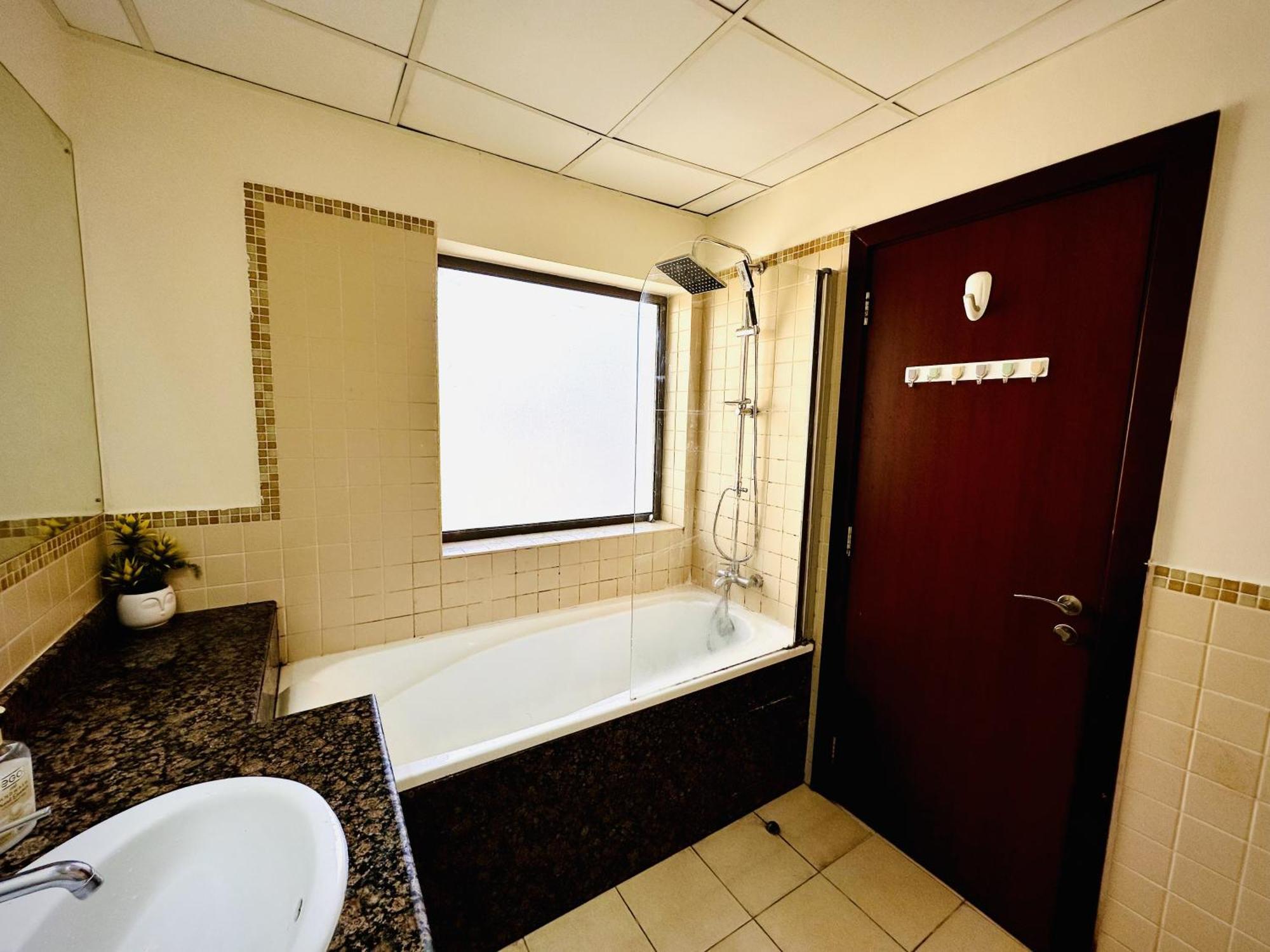 The Aero Hostel Dubai Ngoại thất bức ảnh