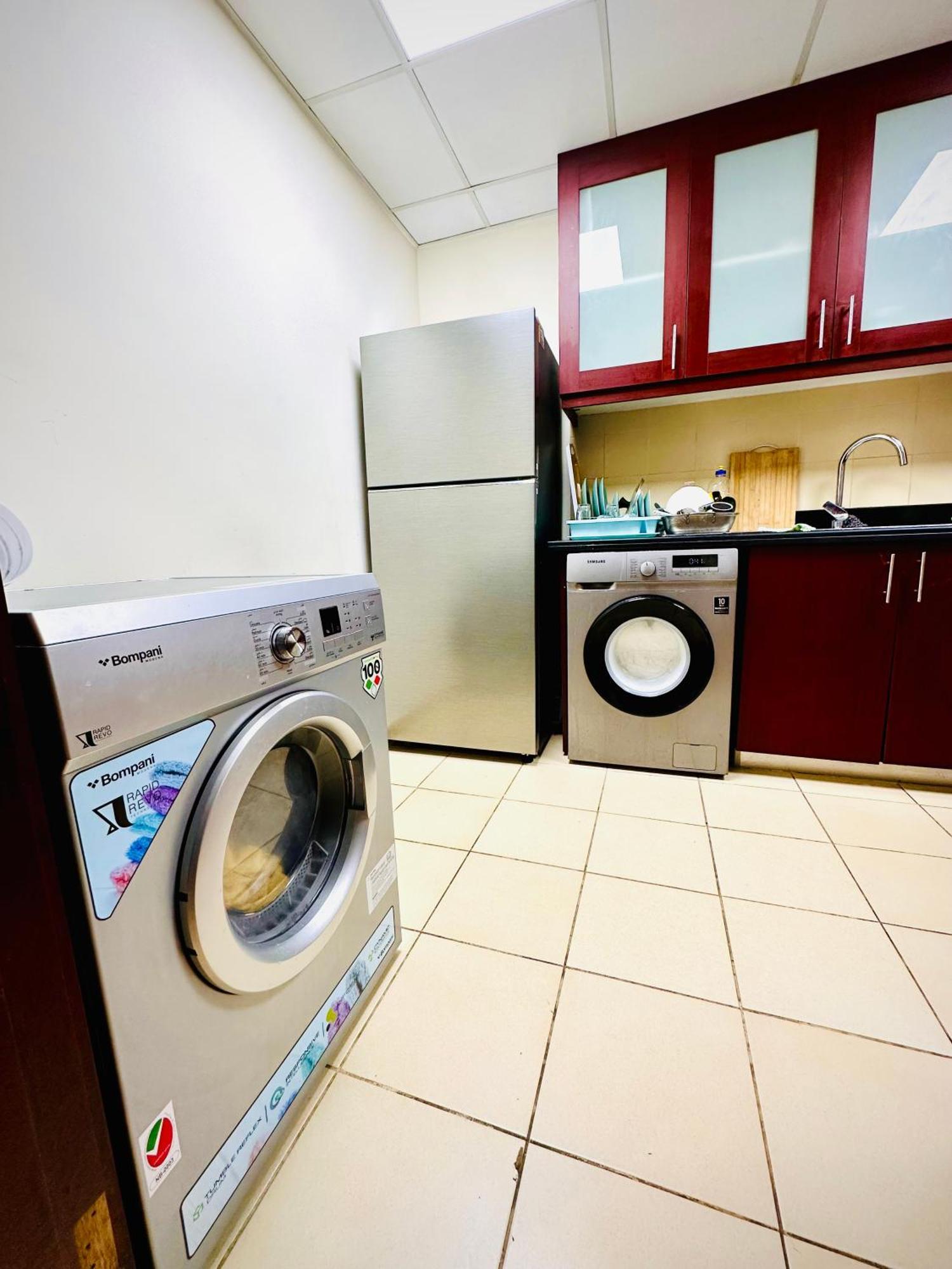 The Aero Hostel Dubai Ngoại thất bức ảnh